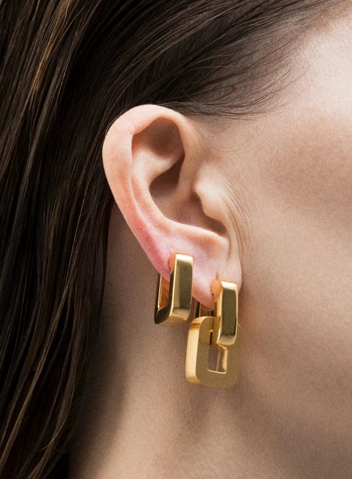 The Complete Guide to Earrings