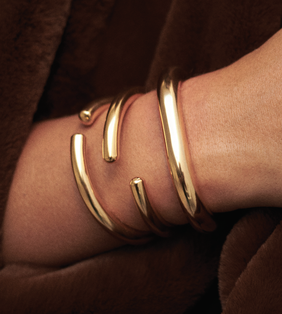 pulsera plateada y dorada para mujer