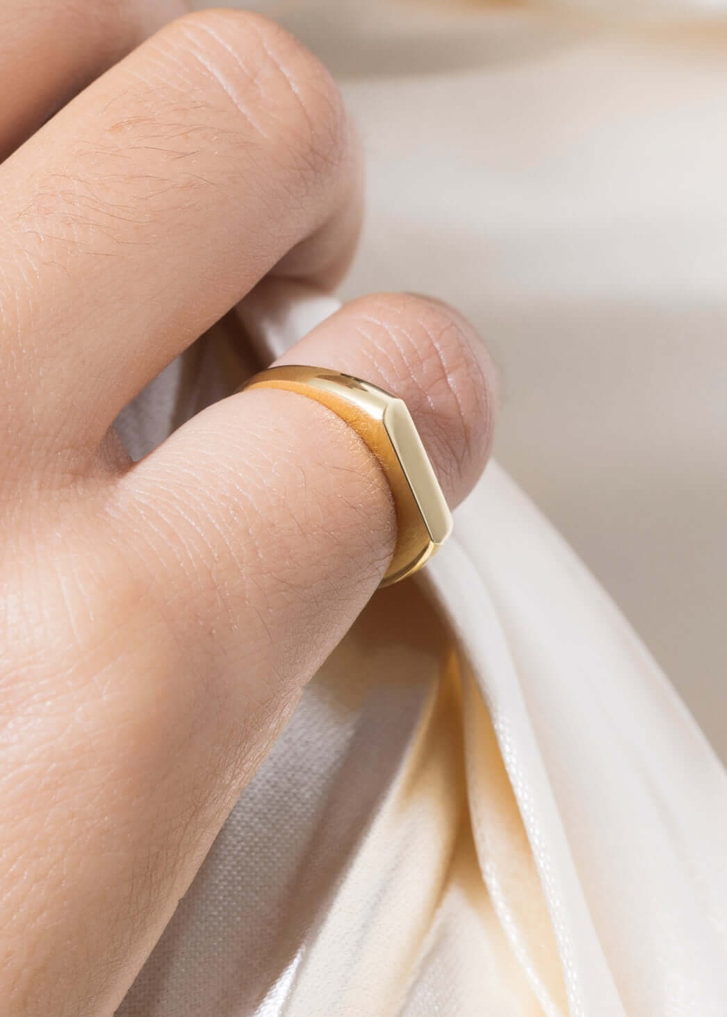 anillo ancho 18k Anillos