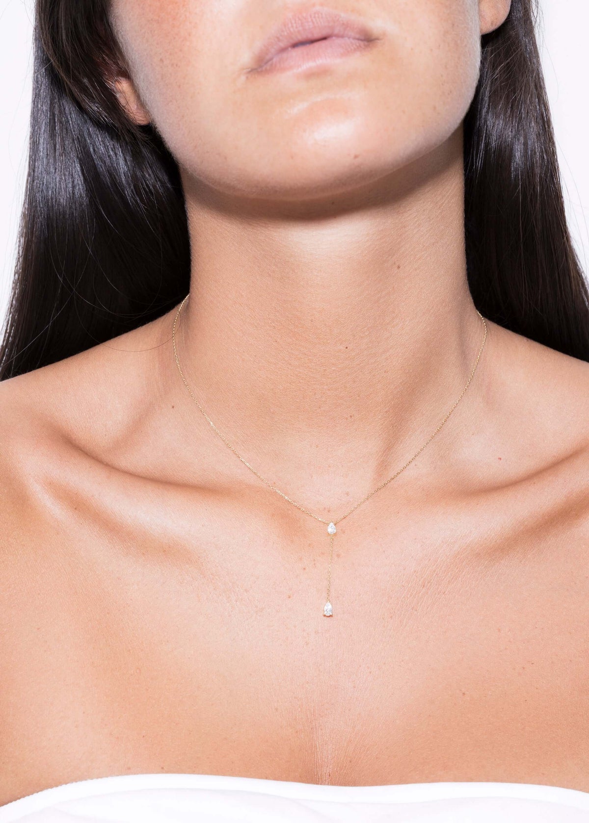 collar de 18k con dos diamantes enlazados Collares