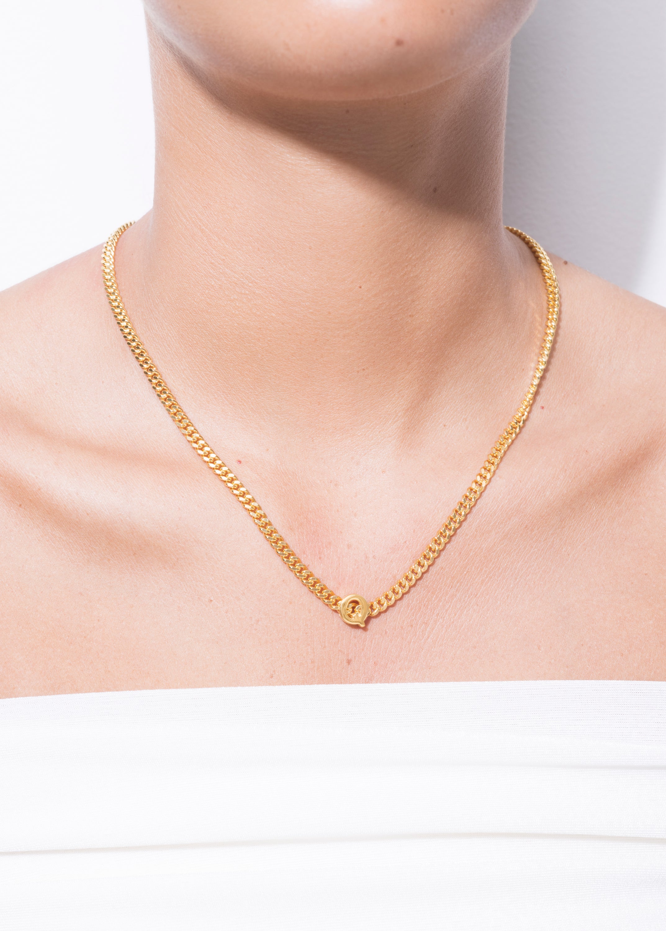 alphabet collar con colgante Q