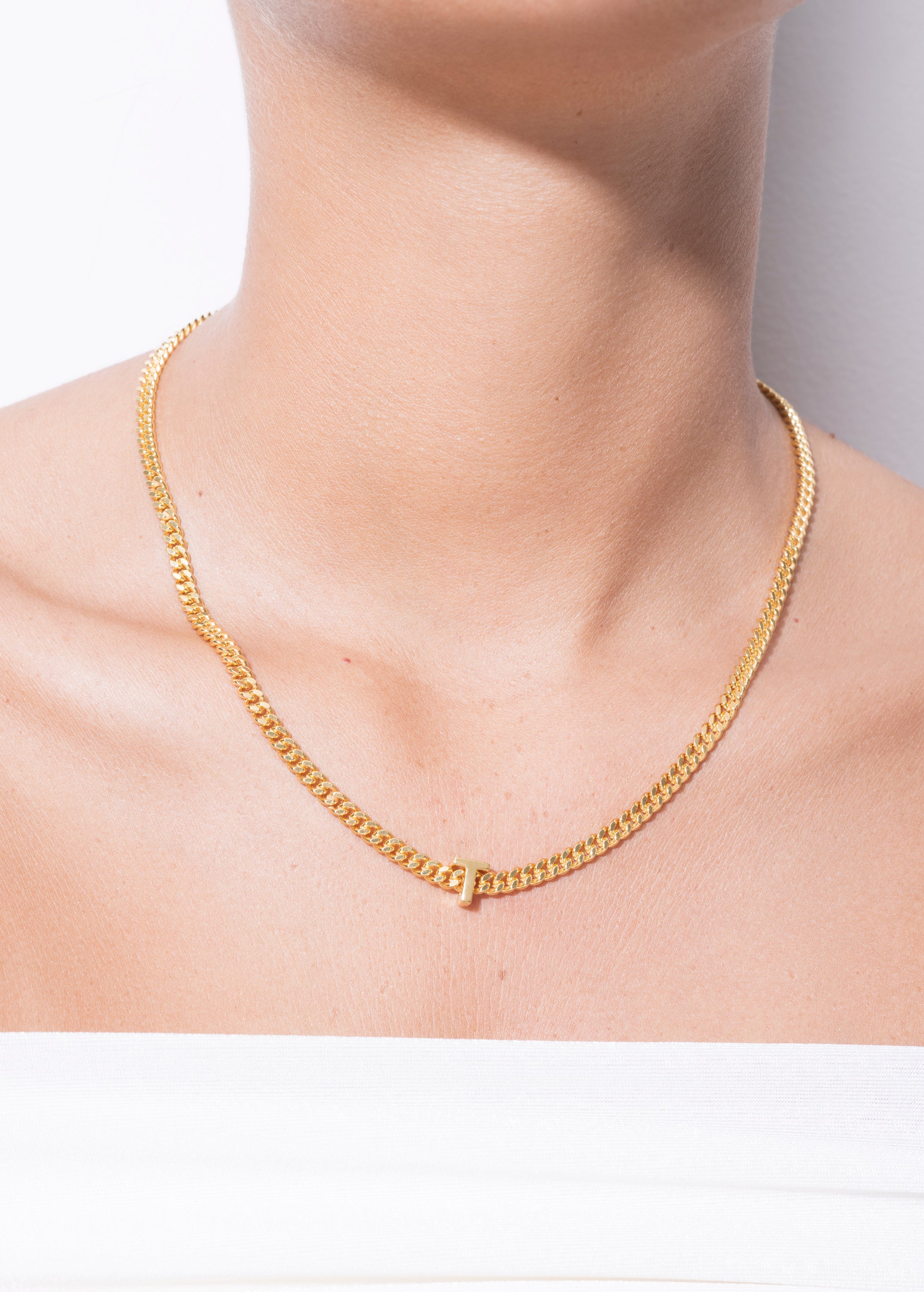 alphabet collar con colgante T