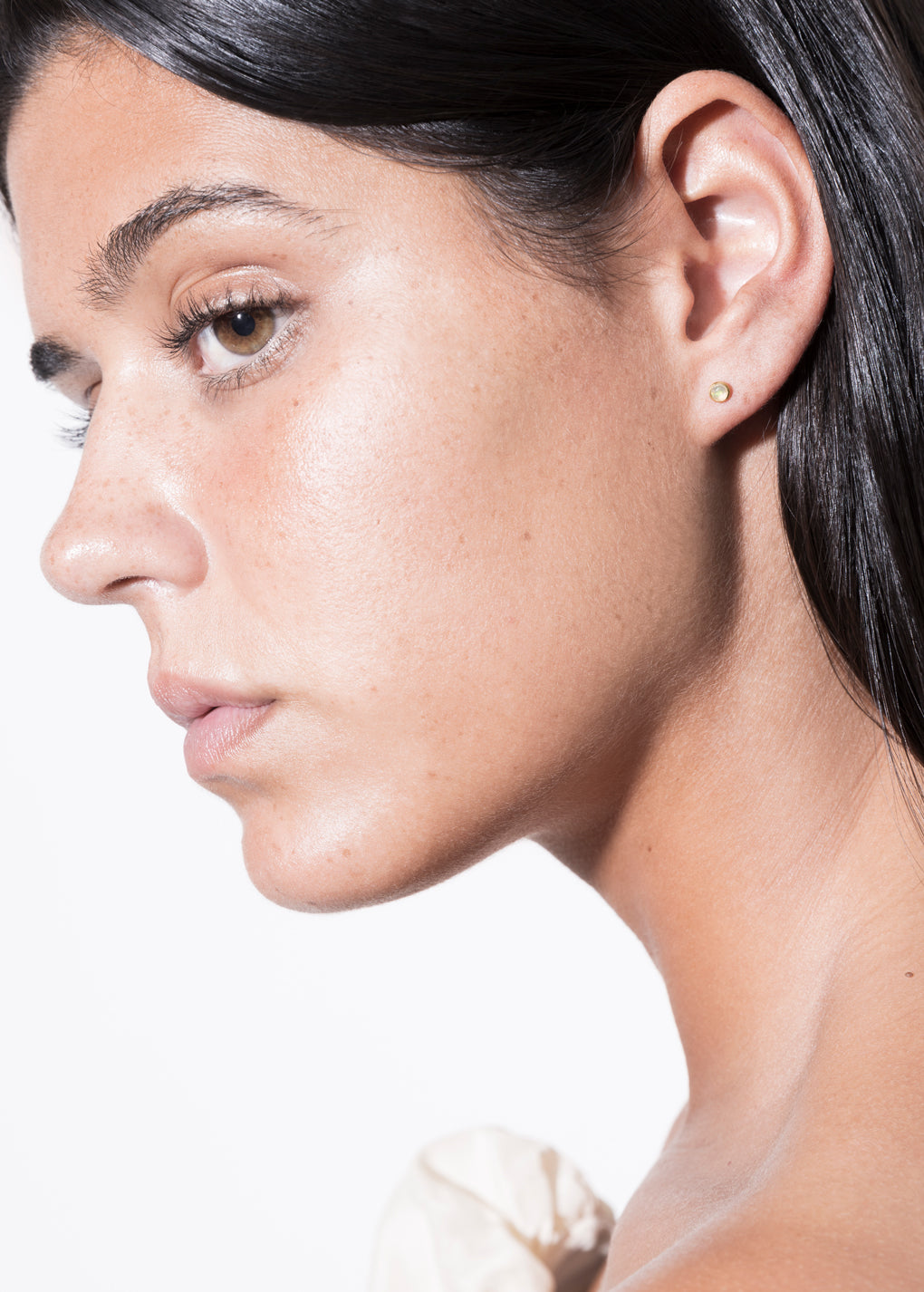 pendiente de botón balalai 18k ópalo