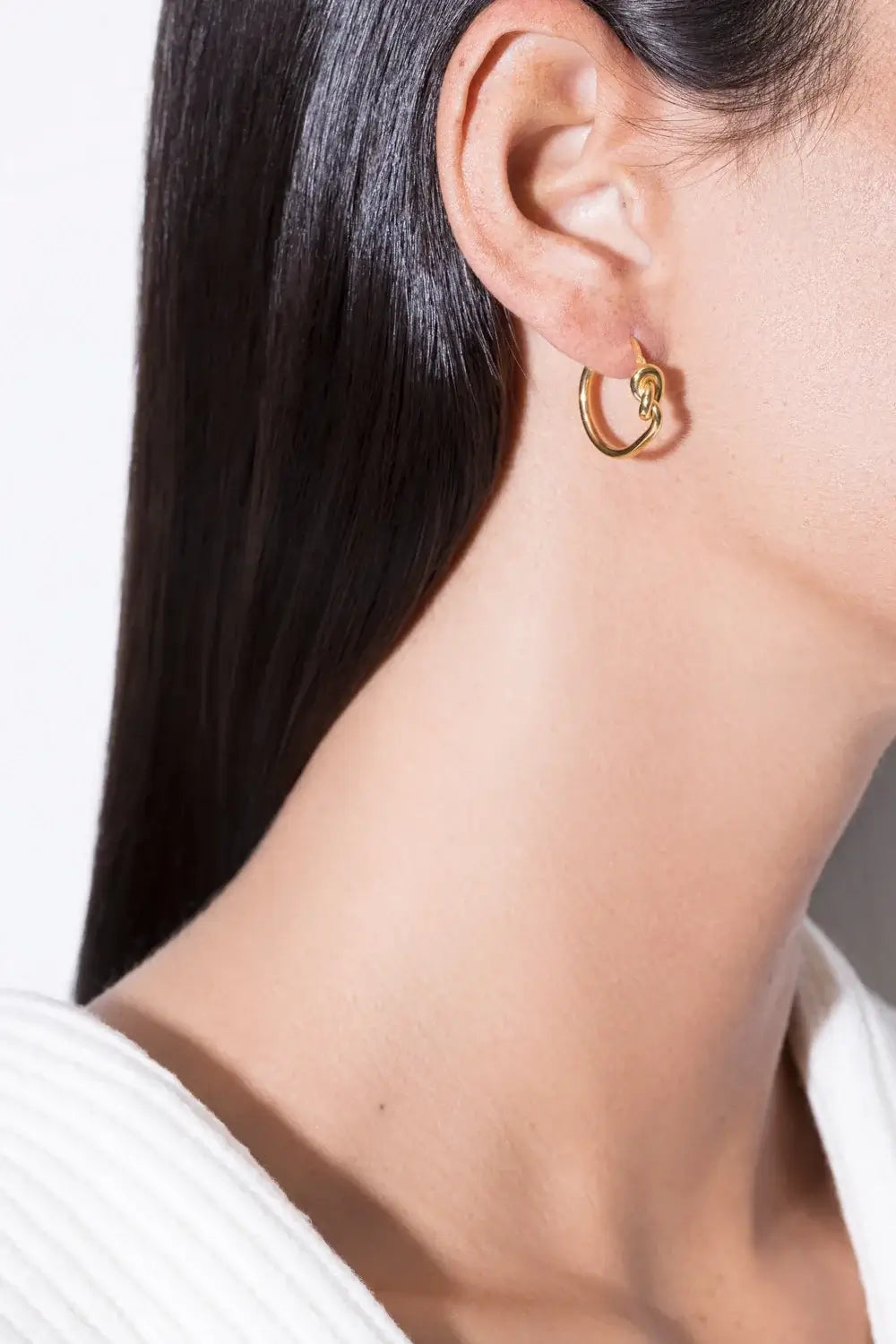 pendientes lucilla knot huggies