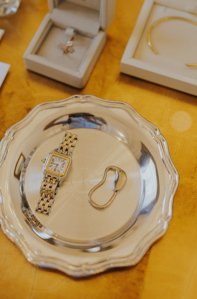 silver keyring offer in a wedding in portugal