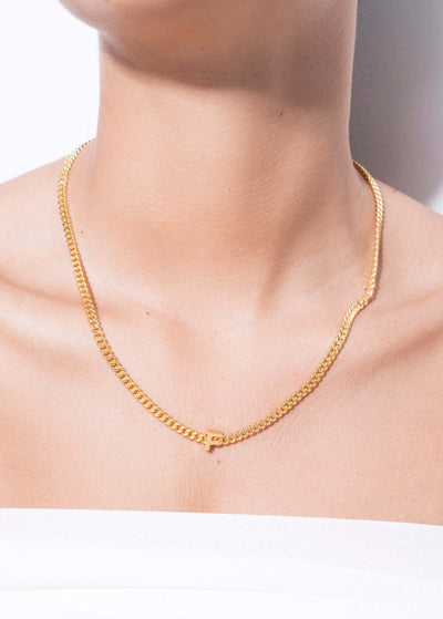 collar con colgante de letra F Collares