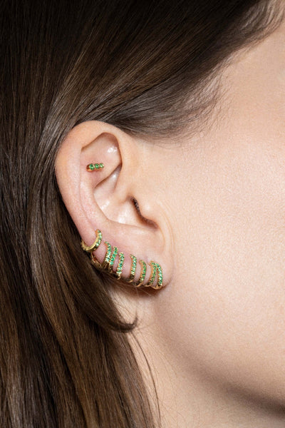 aros cate de 5 mm con esmeralda de 18k
